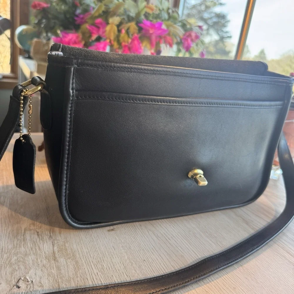 Vintage Coach Classic City Bag Black Leather Crossbody Handbag 9790 WOW!
